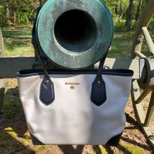 Michael Kors purse and card holder